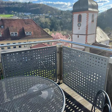 Sonniges Ferienapartment Am Alten Binauer Schloss Apartmán